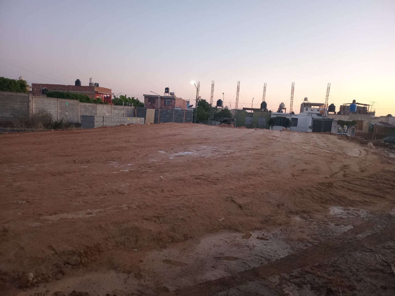 Proceso de vibrado profesional de concreto en nave industrial León - Proyecto 65 RRF