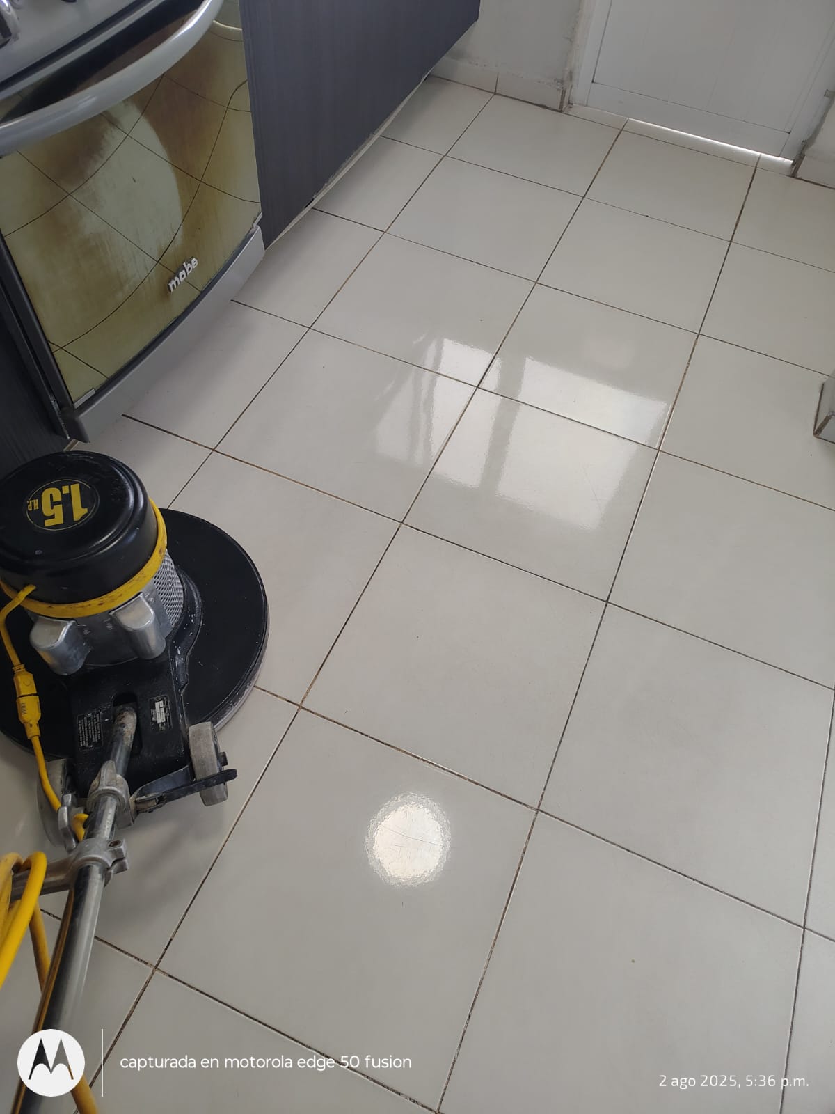 Banqueta de concreto con acabado profesional en León Guanajuato - Proyecto 80 RRF